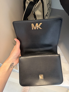 Сумка Michael Kors (4 фото из 5)