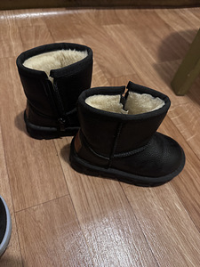 Продам угги (1 фото из 4)