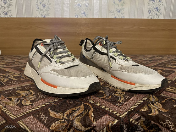 Bershka Sneakers Tossud