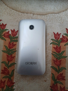 Müüa telefon alcatel nagu uus (2 foto / 4)