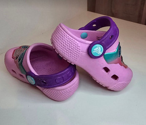 Красивые crocs с подсветкой (2 фото из 3)