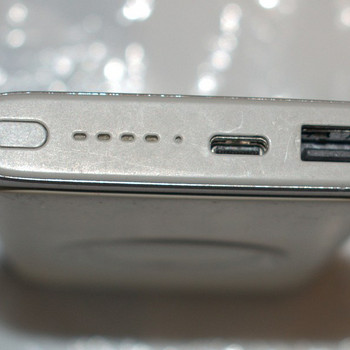 Varavirtalähde powerbank