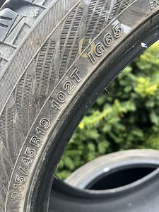 245/45R19 Yokohama IG65 зимние шины (3 фото из 4)
