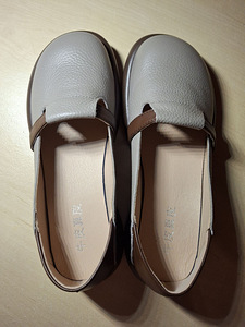 Naiste kingad, uued, suurus 38 (3 foto / 6)