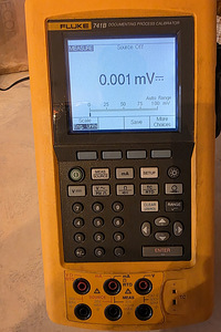 FLUKE471B Process Calibrator (4 foto / 4)