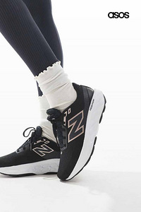 New Balance 520 running trainers in black 39 size (1 foto / 8)