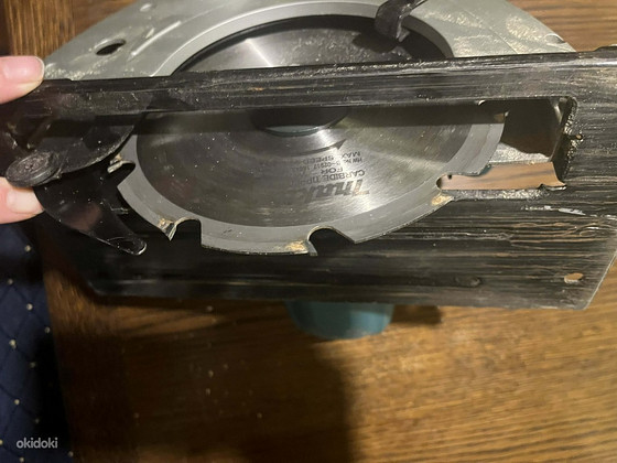 Makita elektrisaag
