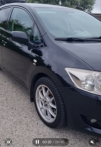 Toyota Auris 2008 2.2 130 KW diesel (2 foto / 5)