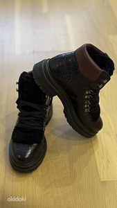 Naiste talvesaapad «Kurt Geiger London» (3 foto / 3)