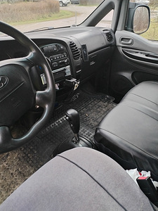 HYUNDAI H-1 (4 foto / 4)