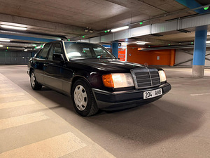 Mercedes Benz 300E (2 фото из 14)