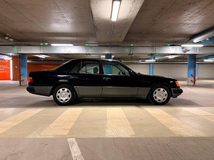 Mercedes Benz 300E (3 фото из 14)
