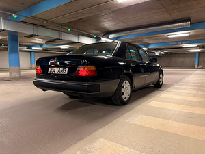 Mercedes Benz 300E (4 фото из 14)