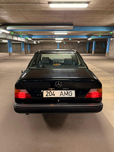 Mercedes Benz 300E (5 фото из 14)