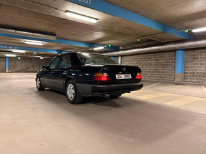 Mercedes Benz 300E (11 фото из 14)