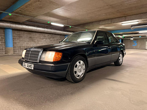 Mercedes Benz 300E (14 фото из 14)