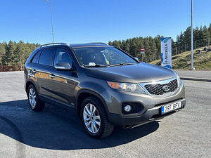 Kia Sorento (2 фото из 8)