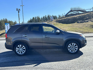 Kia Sorento (6 фото из 8)