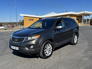 Kia Sorento (1 фото из 8)