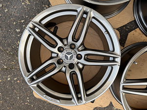 19" оригинальные диски Mercedes-Benz W213 AMG 5x112 (2 фото из 9)