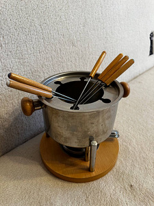 Juustufondüü komplekt 6 inimesele (1 foto / 2)
