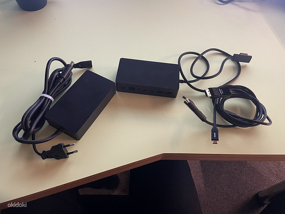 Microsoft Surface Dock 2