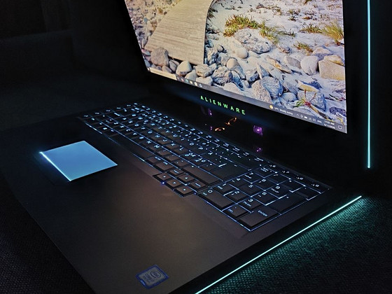 Alienware i7 8750h 1070 32 DDR4 "17 120hz