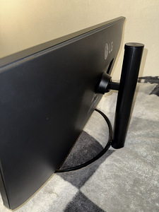 Продам монитор 34” LG Ultrawide 34WP550-B (1 фото из 4)