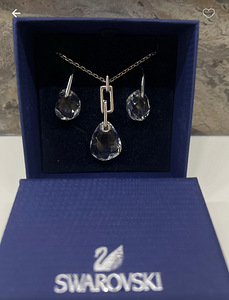 Swarovski (1 фото из 3)