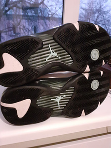 NIKE (5 фото из 9)