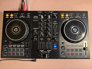 Pioneer DDJ-400 + Pioneer DM-40 + Pioneer HDJ-X5 (2 foto / 8)