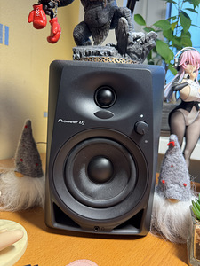 Pioneer DDJ-400 + Pioneer DM-40 + Pioneer HDJ-X5 (3 foto / 8)