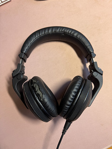 Pioneer DDJ-400 + Pioneer DM-40 + Pioneer HDJ-X5 (6 foto / 8)
