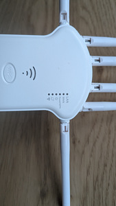 WiFi репитер и усилитель сигнала (3 фото из 4)