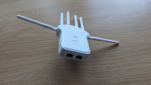 WiFi репитер и усилитель сигнала (4 фото из 4)