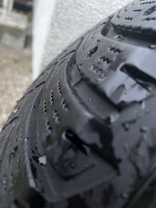 Goodyear UltraGrip Ice Arctic 2 215/55/R18 (4 foto / 8)