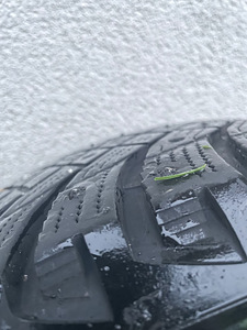 Goodyear UltraGrip Ice Arctic 2 215/55/R18 (6 foto / 8)