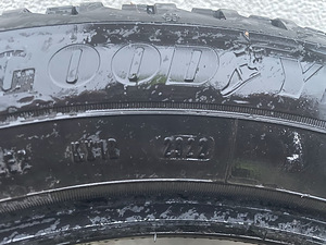 Goodyear UltraGrip Ice Arctic 2 215/55/R18 (8 foto / 8)