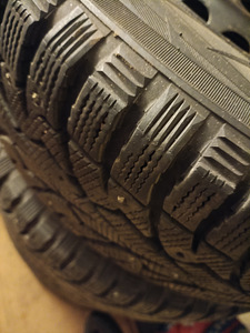 Зимние шины Toyo + диски 195/65R15 (2 фото из 2)