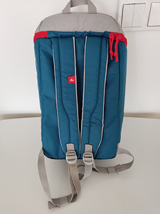Спортивный рюкзак-холодильник, складные туристические стулья (2 фото из 9)