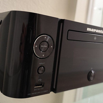Ресивер Marantz M-CR611 с CD-плеером