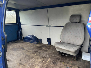 Volkswagen Transporter (7 foto / 7)