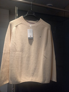 Tommy Hilfiger (1 foto / 2)