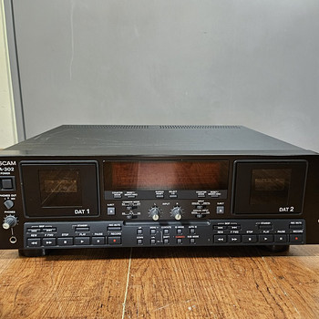 Tascam DA-302 Двойная цифровая аудиокассетная дека