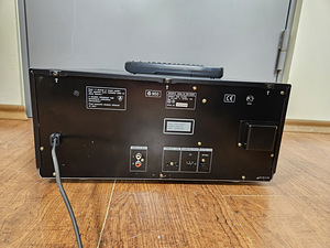 Sony CDP-CX235 Multi-disc CD player with remote control (4 foto / 4)