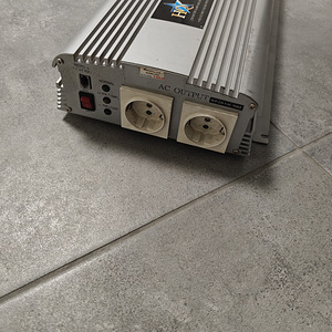 Inverter 24V kuni 220V (2 foto / 4)