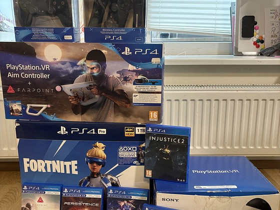 PS4 Pro 1 TB + PSVR + Aim + 2 pulti + mängud