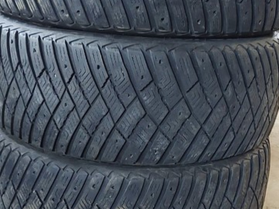 18 " Goodyear lamellrehvid 235 55 18 4tk