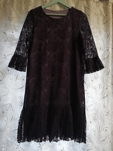 Ilus tumelilla pitskleit L-XL (1 foto / 2)