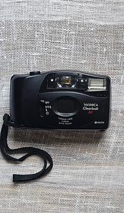 35-мм пленочная камера Yashica Clearlook AF | Винтаж 1990-х (1 фото из 6)